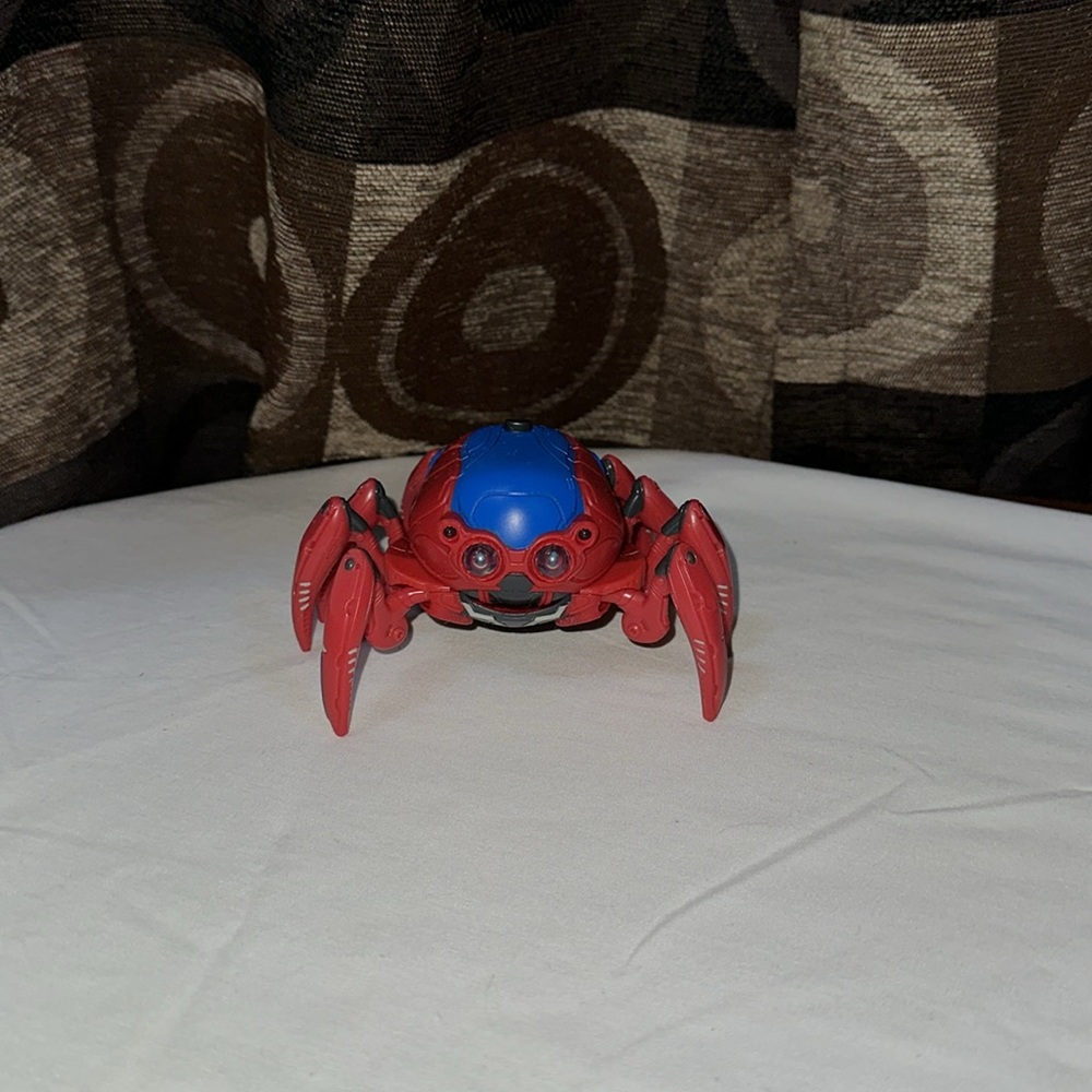 DISNEYPARKS MARVEL EXCLUSIVE- LIGHT UP SPIDER BOT w Motorized Movement. New